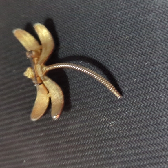 Vintage Dragonfly pin with reticulated tail. - Picture 2 of 2
